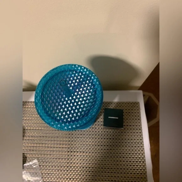 ⭐️New blue ombré cold cup - Picture 3 of 6